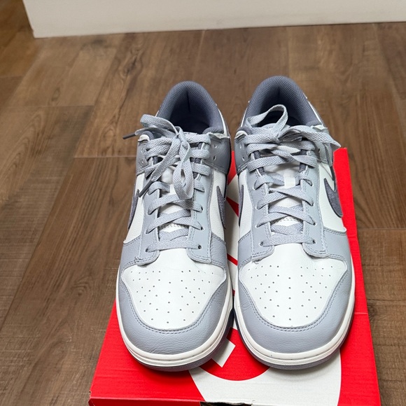 Nike Men's Light Gray and White Sneakers - Picture 3 of 7